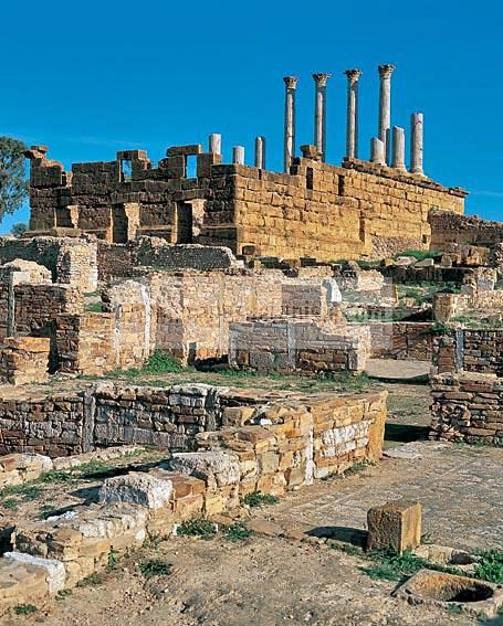 antiquite;romain;thuburbo majus;capitole;villa;temple