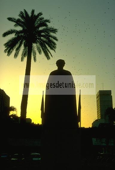 Statue;place;Ibn Khaldoun;tunis